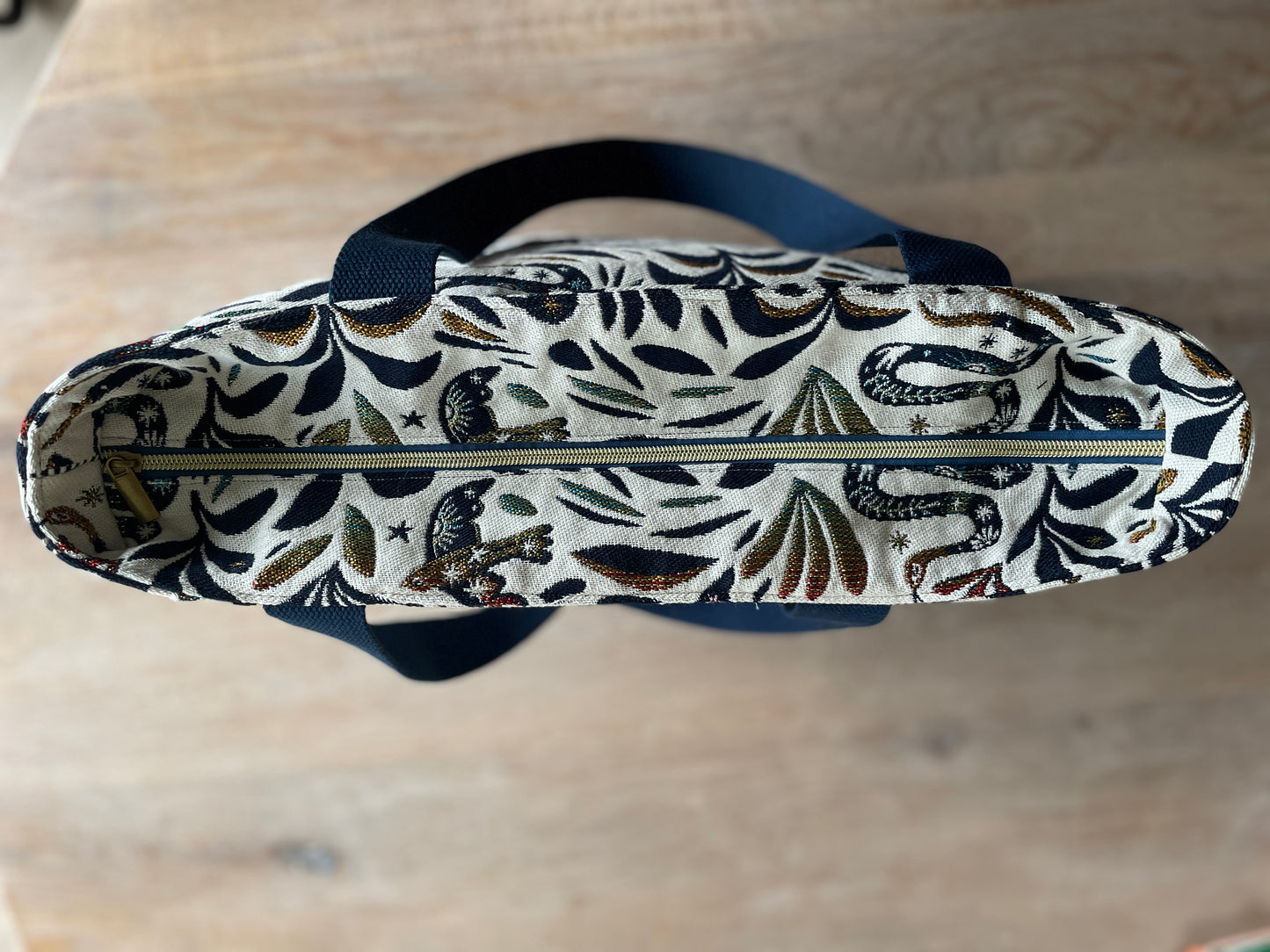 Tas 'winter" wit-donkerblauw met rits MAIL OM TE BESTELLEN!