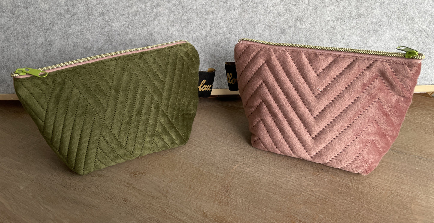 Handgemaakt toilettasje verkrijgbaar in allerlei verschillende stoffen